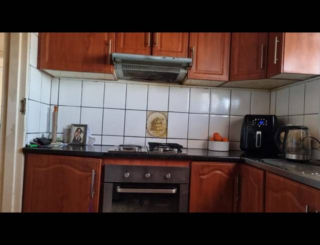 2 BEDROOM APARTMENT FOR SALE IN MALVERN